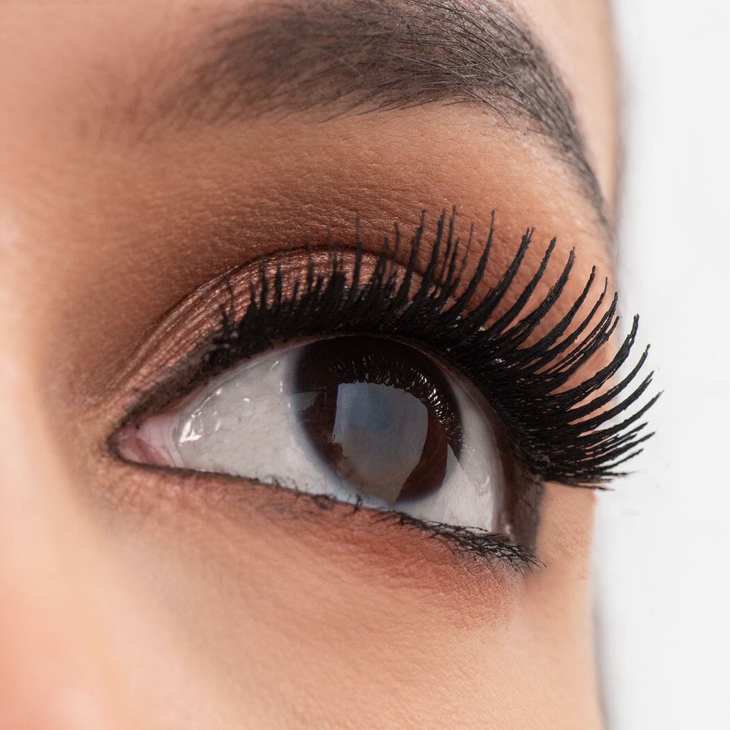 Máscara de Pestañas "Resist" 36 h Larga Duración x 1 unidad Vogue 